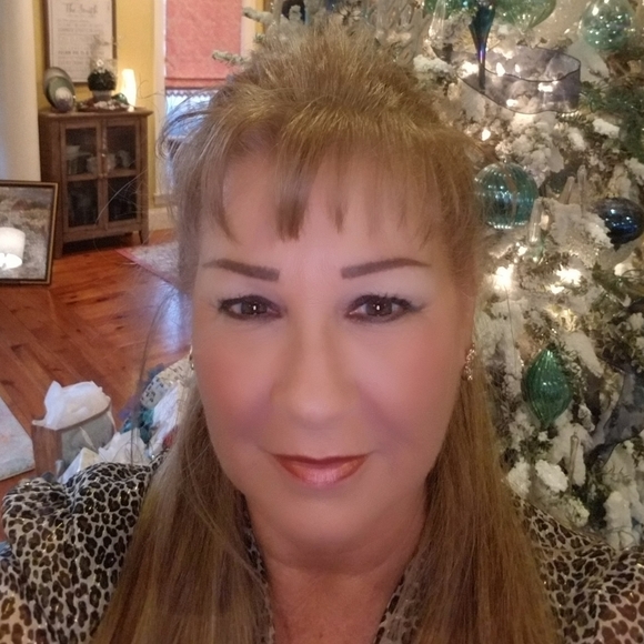 Meet your Posher, Pamela - Picture 3 of 4